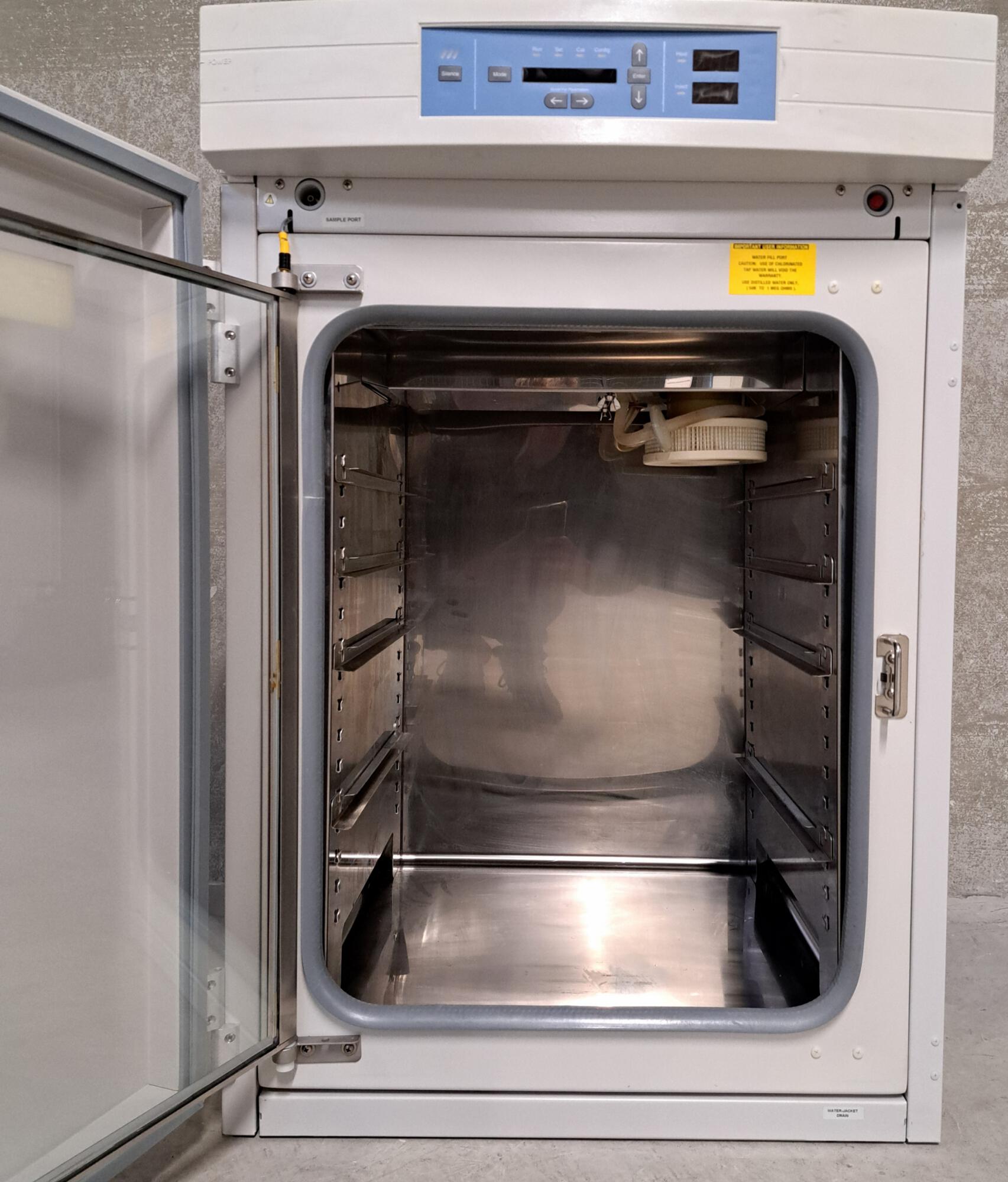 Occasion ThermoFisher Forma 3111 water jacket CO² incubator
