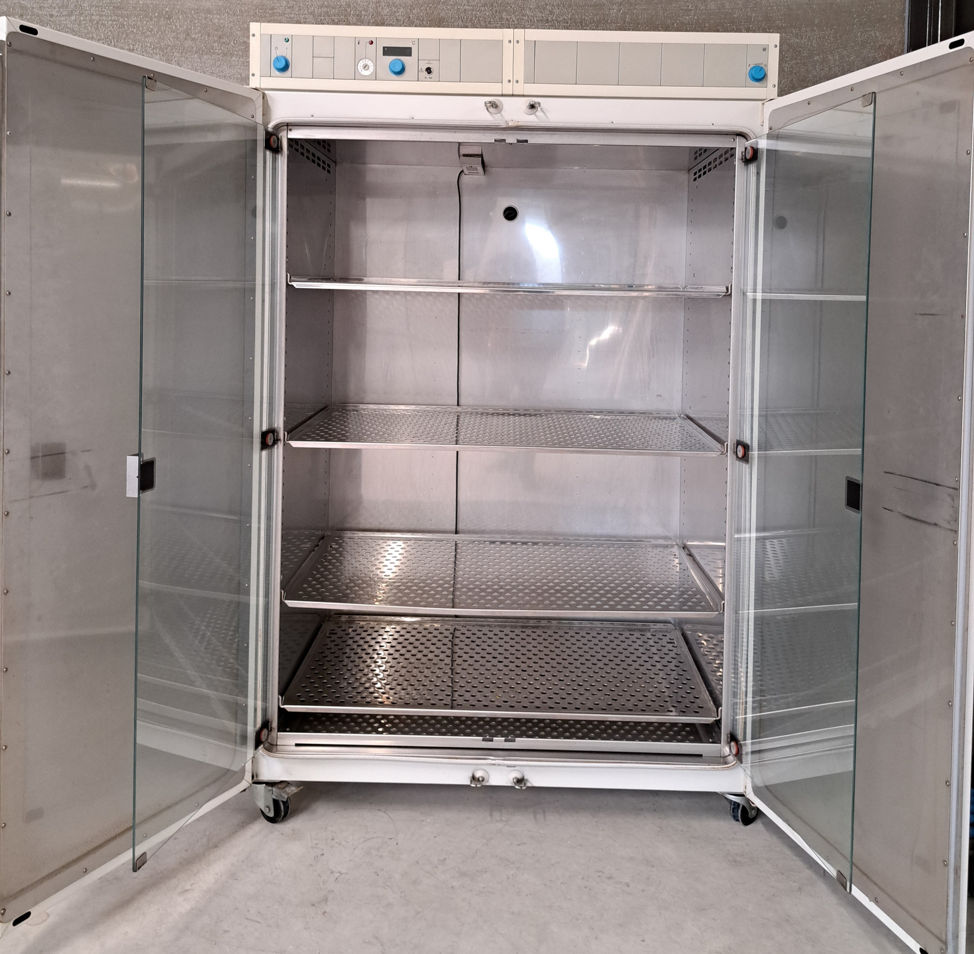 Occasion Heraeus B 6760 dubbeldeurs broedstoof